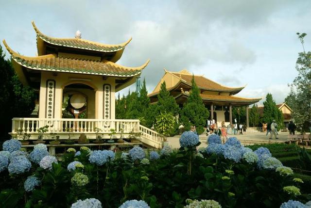 Le monastère Truc Lam à Dalat Vietnam