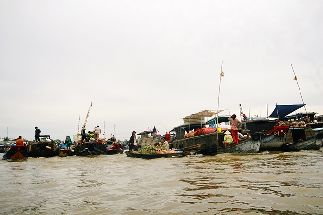 Le marché flottant de Cai Rang se trouve sur un bras du fleuve Hau