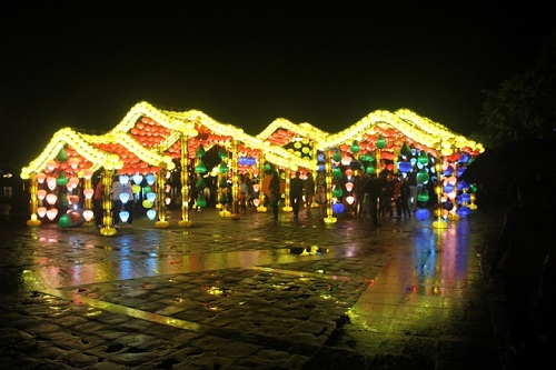 La maison ornée par 2.500 lanternes