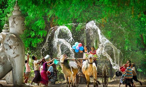 Cérémonie de la fête de l'eau - voyage cambodge
